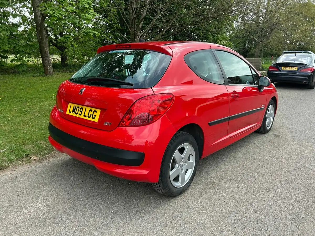 2009-peugeot-207-14-verve-3d-big-2