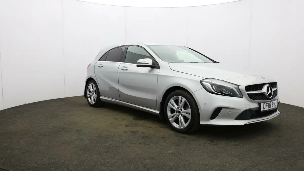 2017-mercedes-benz-a-class-15d-a180d-sport-premiumss-7g-dct-big-36