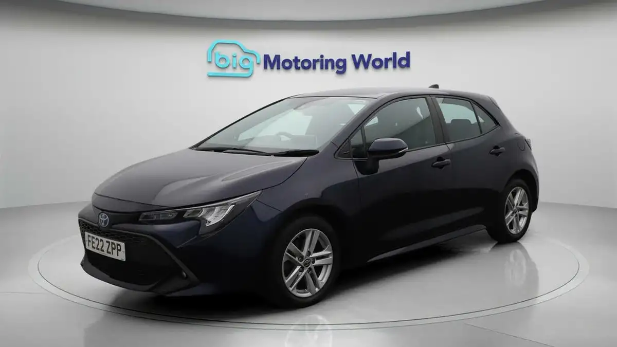 2022-toyota-corolla-18-vvt-i-icon-tech-trk-hatchback-5d-big-3
