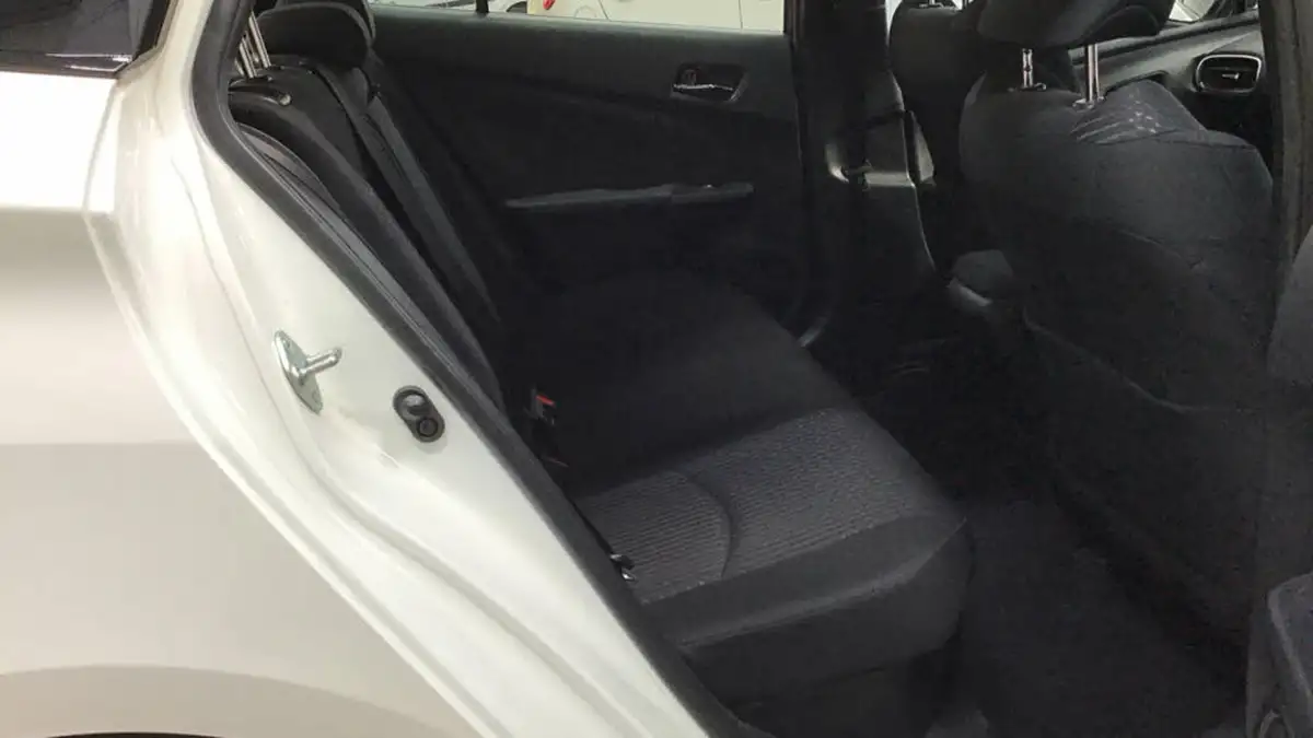 2017-toyota-prius-18-vvt-i-business-edition-plus-big-5
