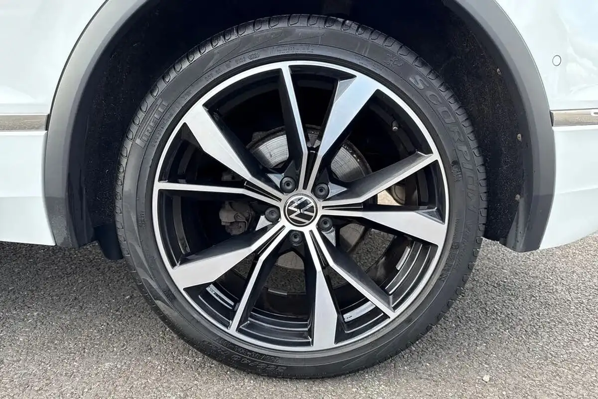 2022-volkswagen-tiguan-15-tsi-r-line-big-22
