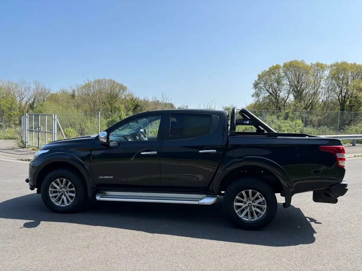2017-mitsubishi-l200-24di-d-warrior-178bhp-eu6-auto-big-19