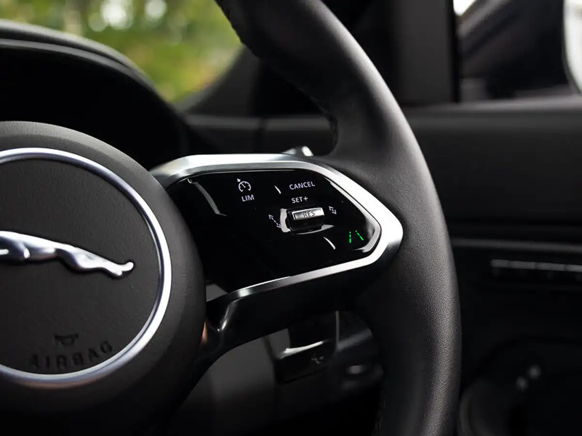 2024-jaguar-e-pace-20-d200-r-dynamic-se-black-big-15