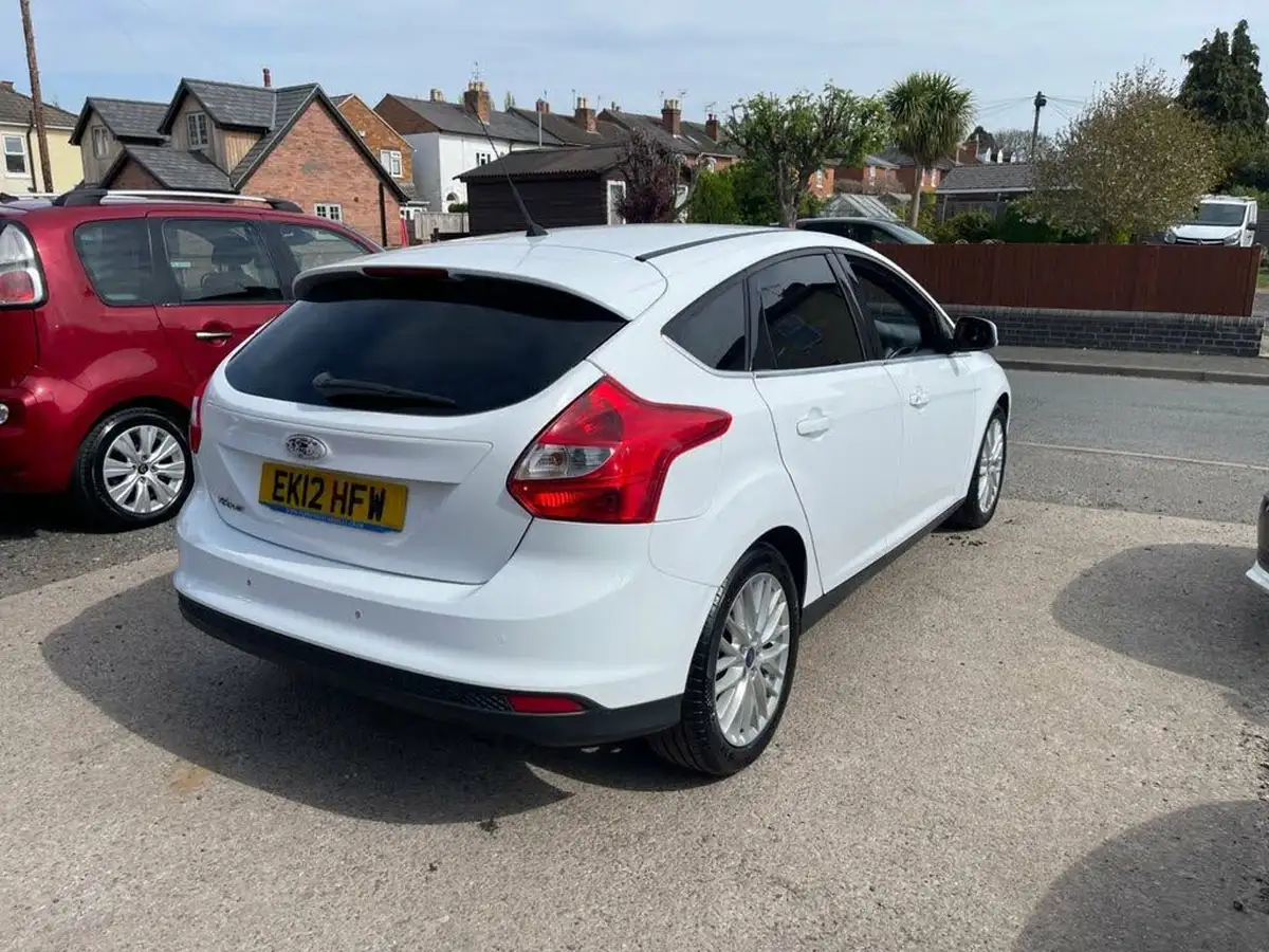 2012-ford-focus-16-zetec-ti-vct-125ps-hatchback-big-44