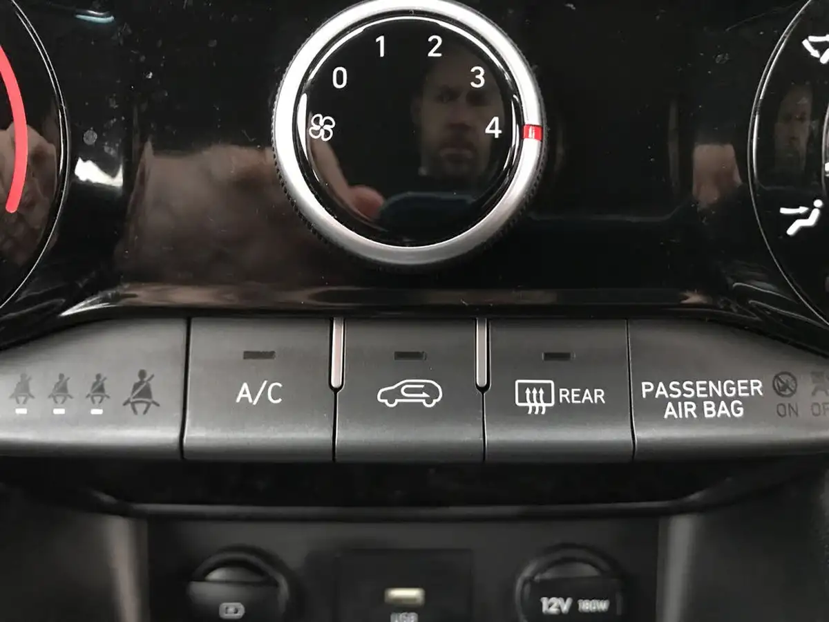 2022-hyundai-kona-10-t-gdi-se-connect-big-17