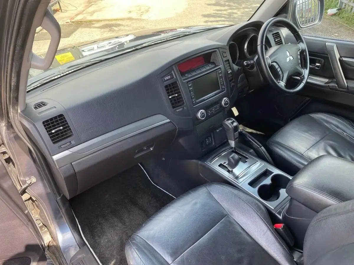 2008-mitsubishi-shogun-32td-diamond-3d-big-5