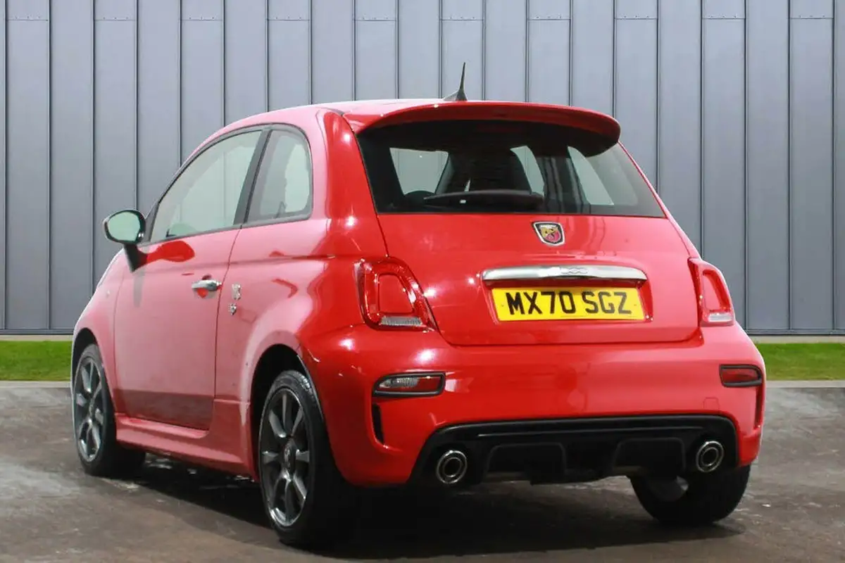 2021-abarth-595-14-tjet-big-4
