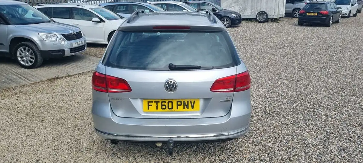 2011-volkswagen-passat-16td-se-estate-5d-big-4