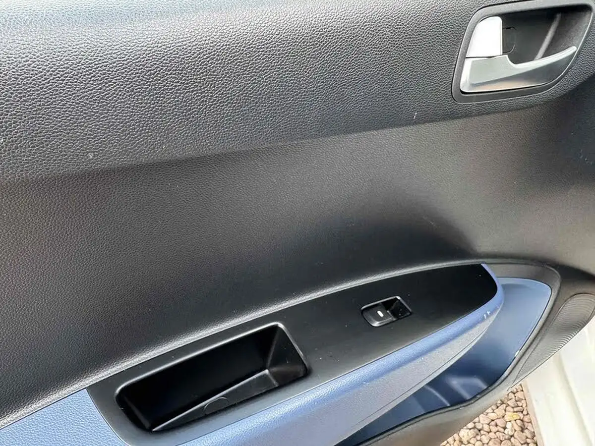 2014-hyundai-i10-12-premium-big-22