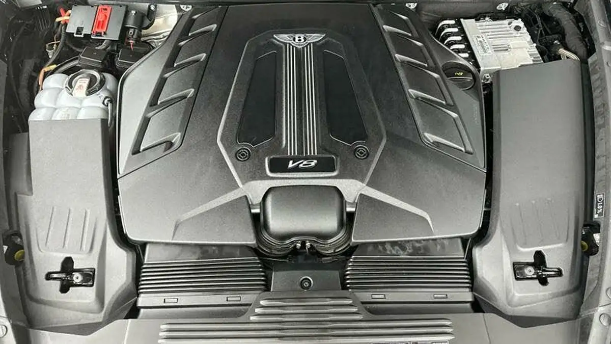 2022-bentley-bentayga-40-v8-big-31
