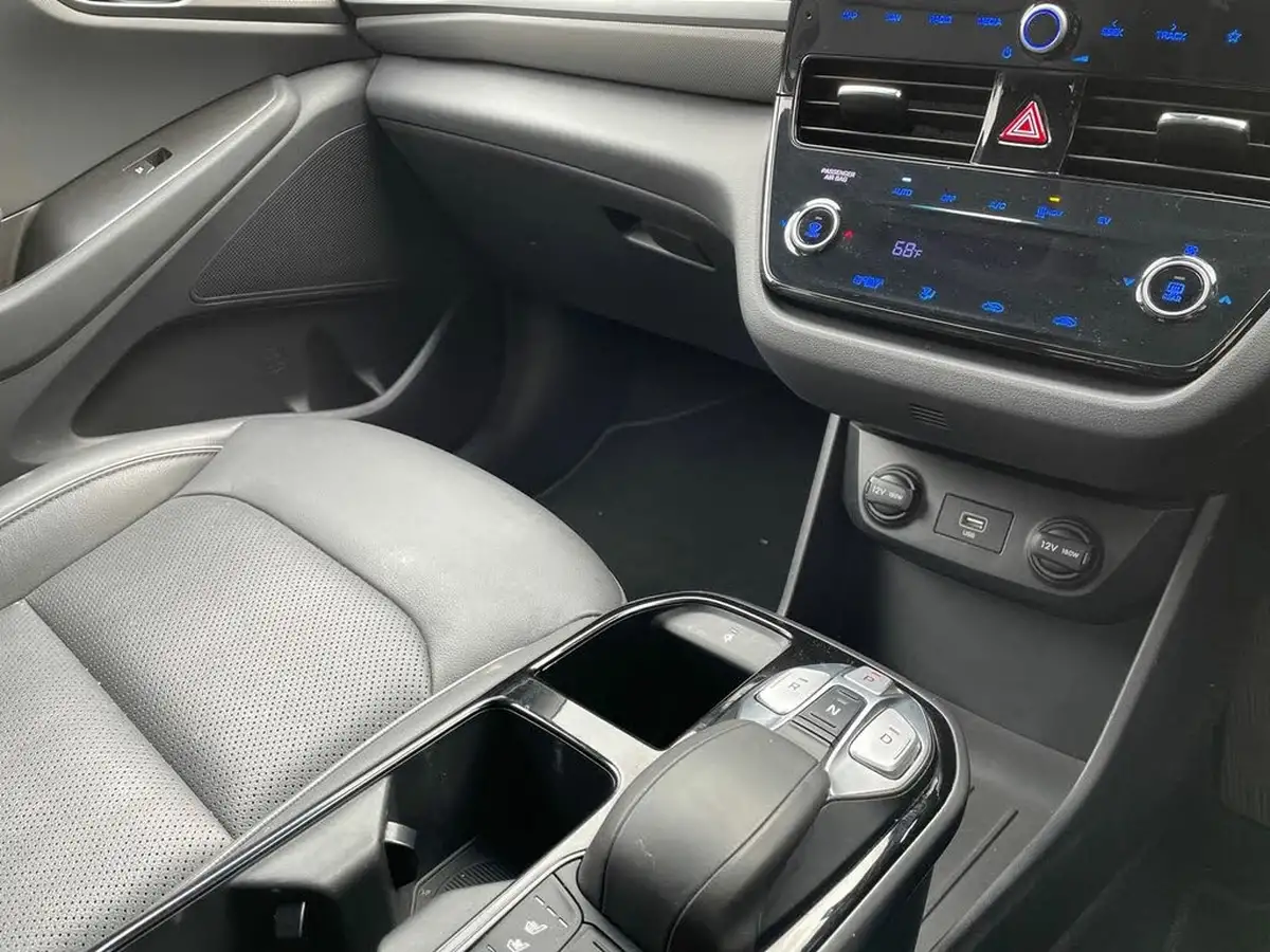 2020-hyundai-ioniq-e-premium-se-electric-100kw-big-18