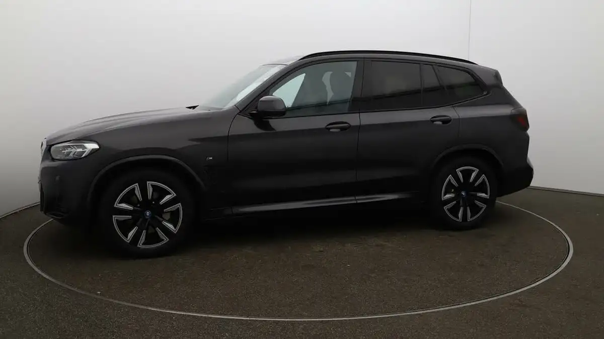 2022-bmw-ix3-e-m-sport-big-60