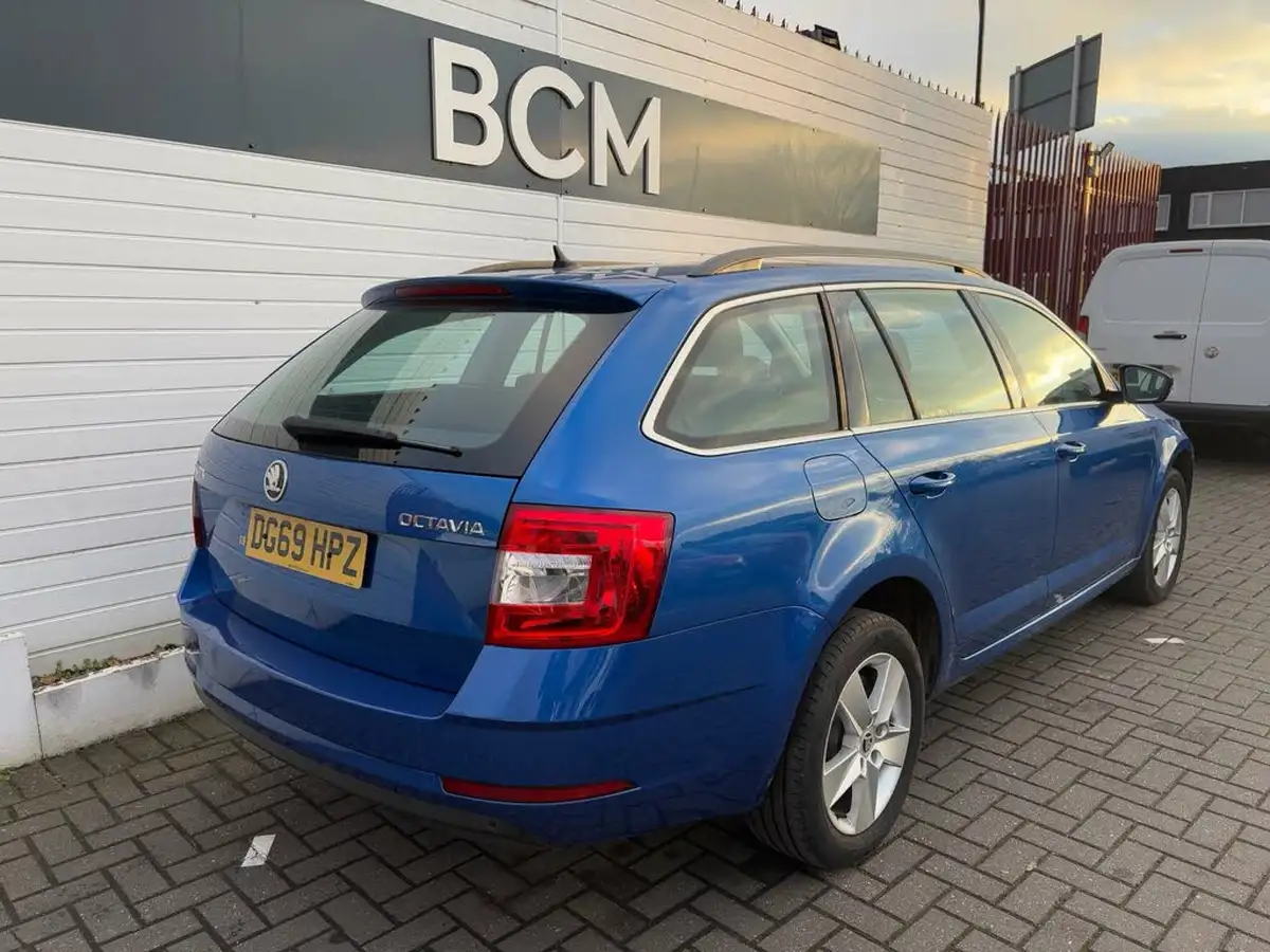 2019-skoda-octavia-16tdi-se-technology-estate-big-5