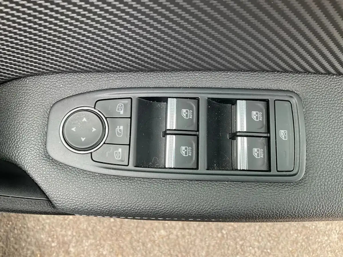 2022-renault-captur-16-rs-line-145ps-rs-line-e-tech-hybrid-big-12