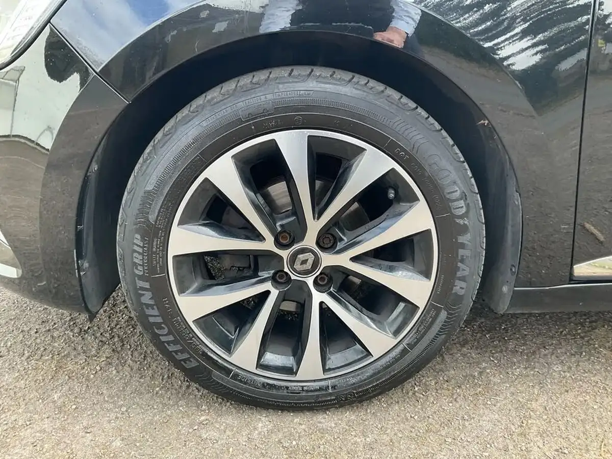 2021-renault-clio-10-sce-iconic-75bhp-big-12