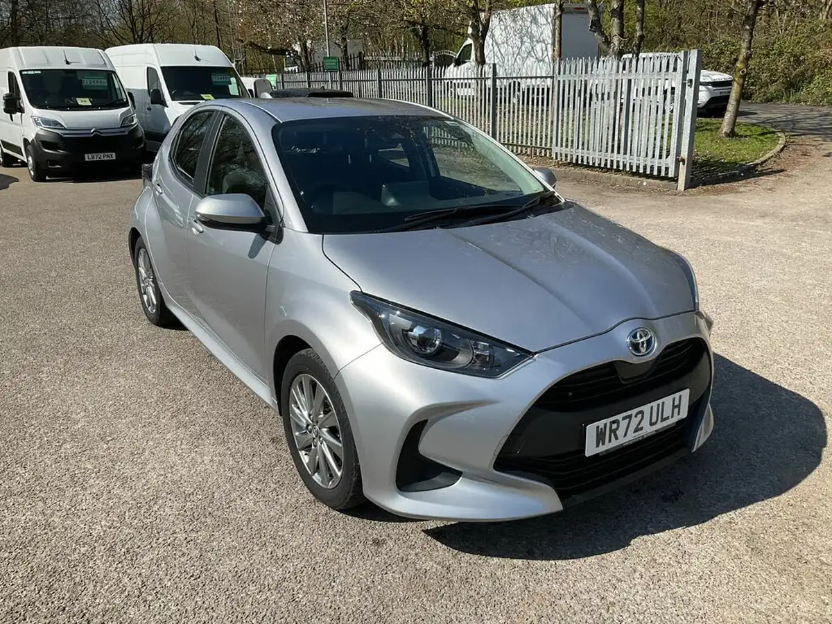 2022-toyota-yaris-15-vvt-i-icon-big-1