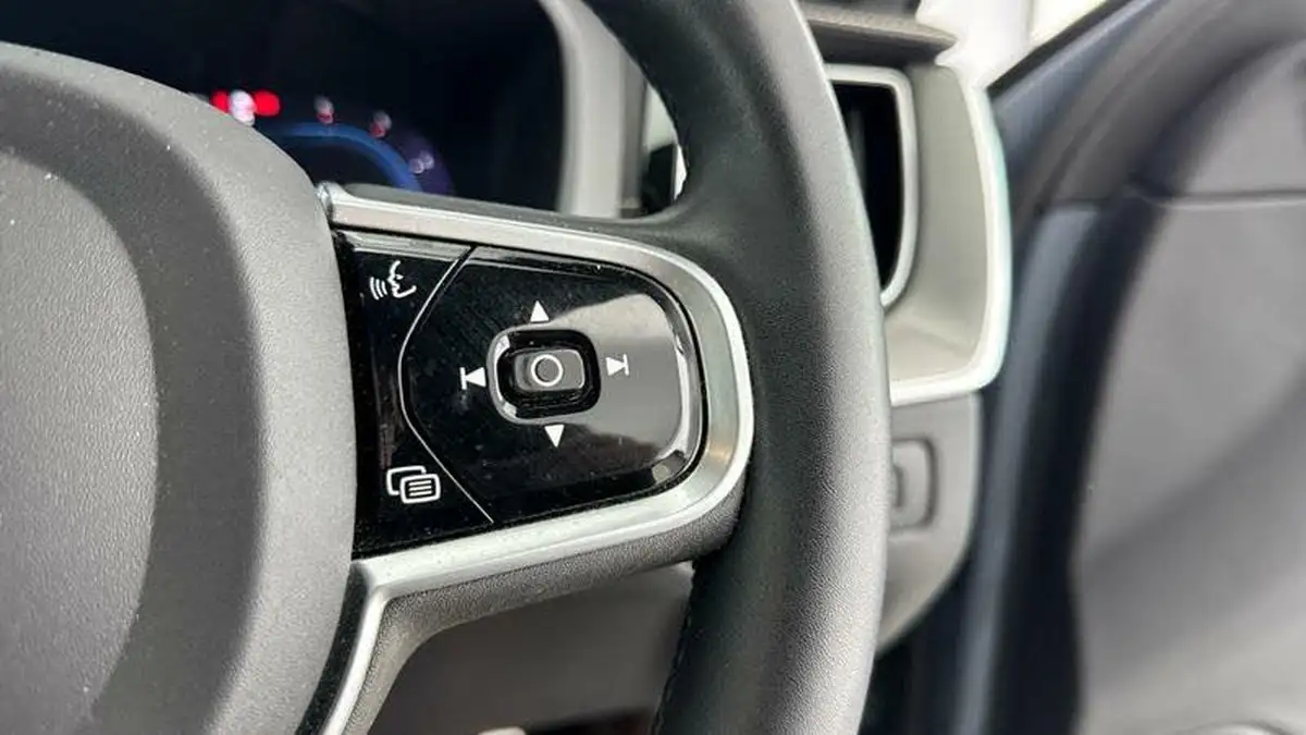 2022-volvo-xc60-20td-b4-r-design-pro-big-20