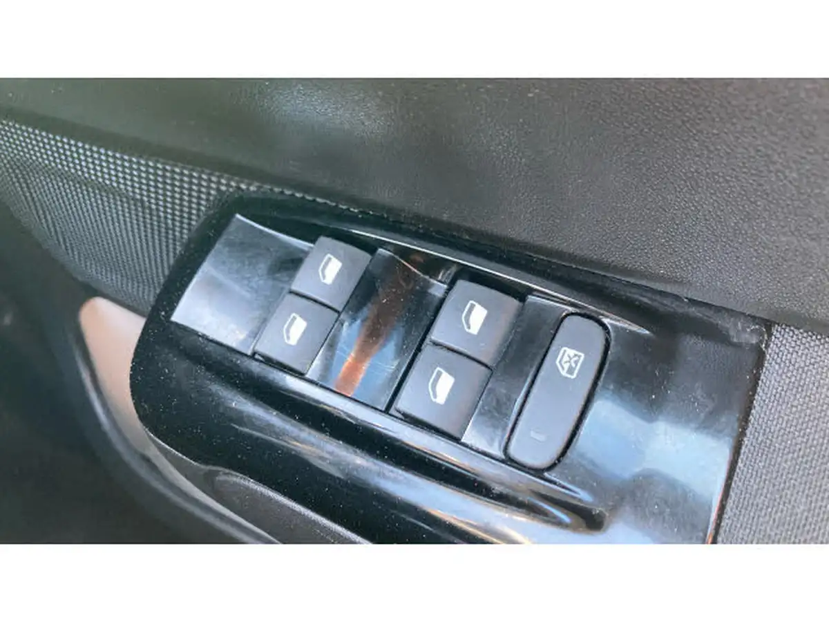 2018-citroen-c3-12-puretech-flair-82ps-big-23