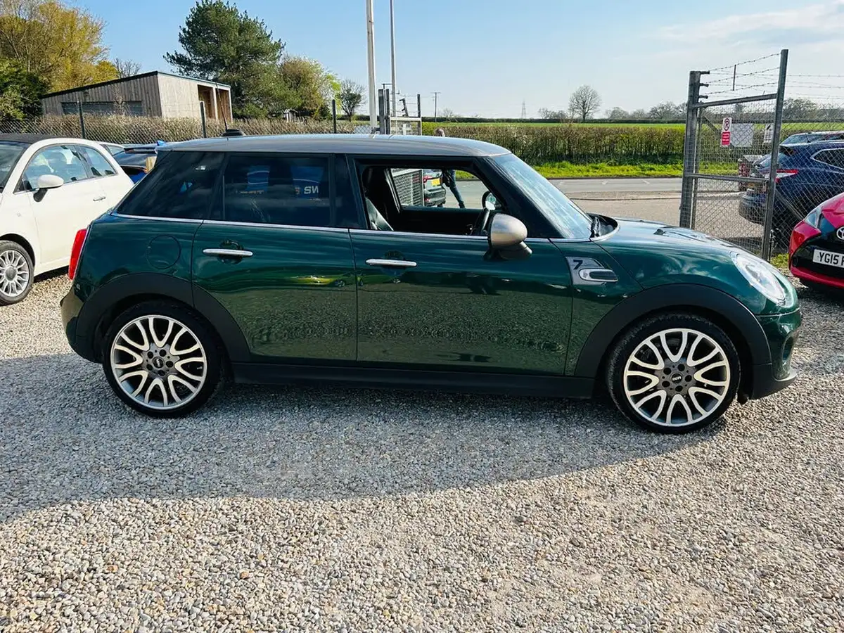 2016-mini-cooper-15-cooper-seven-5d-big-8