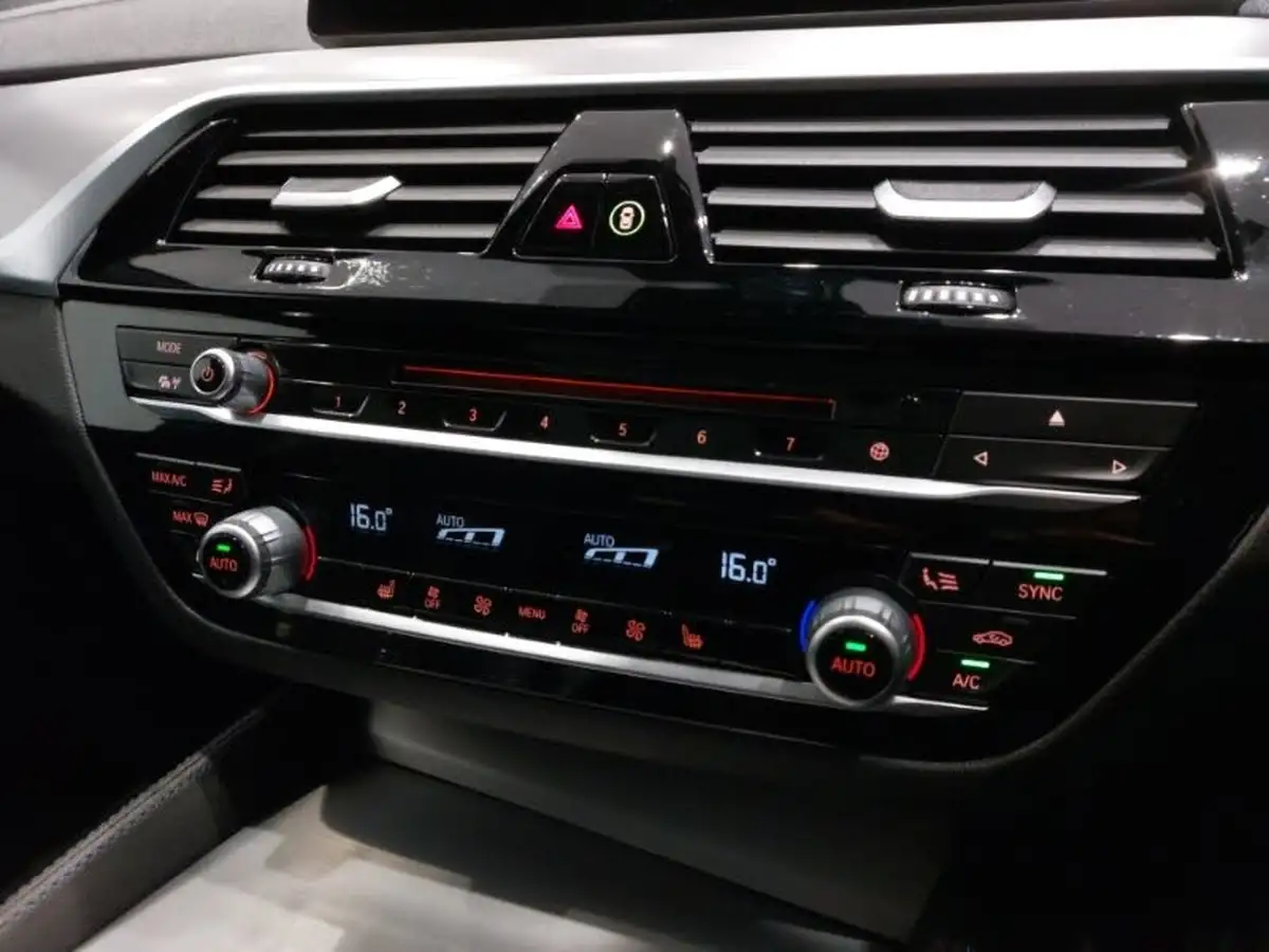 2019-bmw-6-series-30-640i-m-sport-big-15