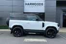 2022-land-rover-90-defender-30-d250-hse-small-1