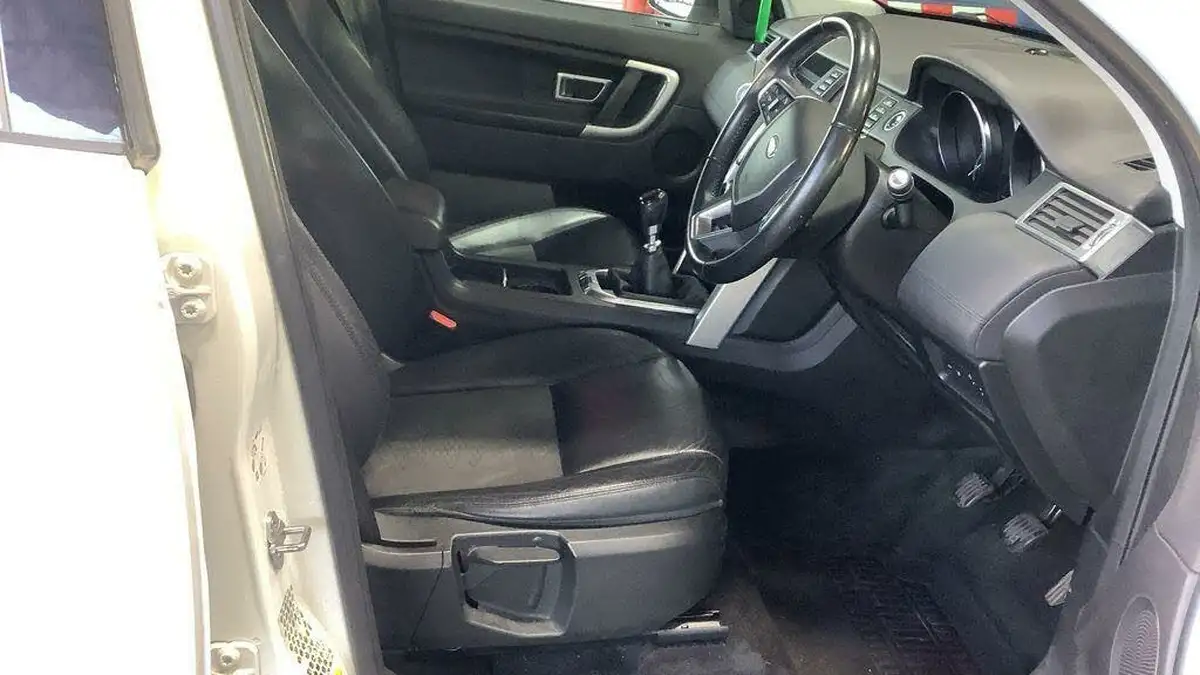 2017-land-rover-discovery-sport-20td4-se-tech-180ps-station-wagon-big-4