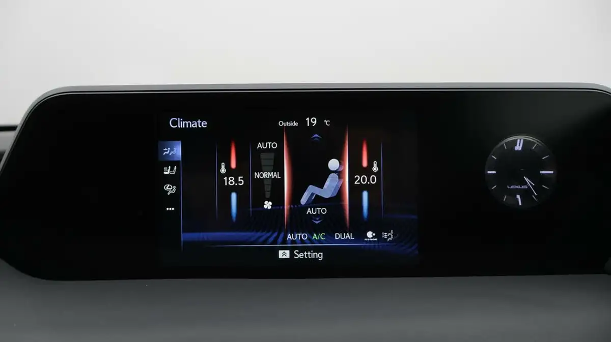 2019-lexus-ux-250h-20-ux-premium-pack-without-navigation-big-12