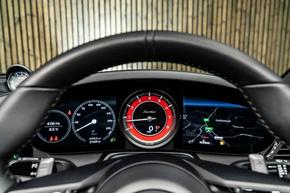 2021-porsche-911-38-turbo-580ps-cabriolet-big-37