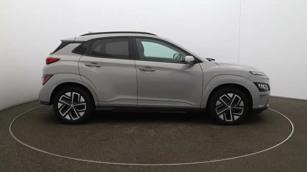2022-hyundai-kona-e-premium-204ps-64kwh-7kw-obc-big-42
