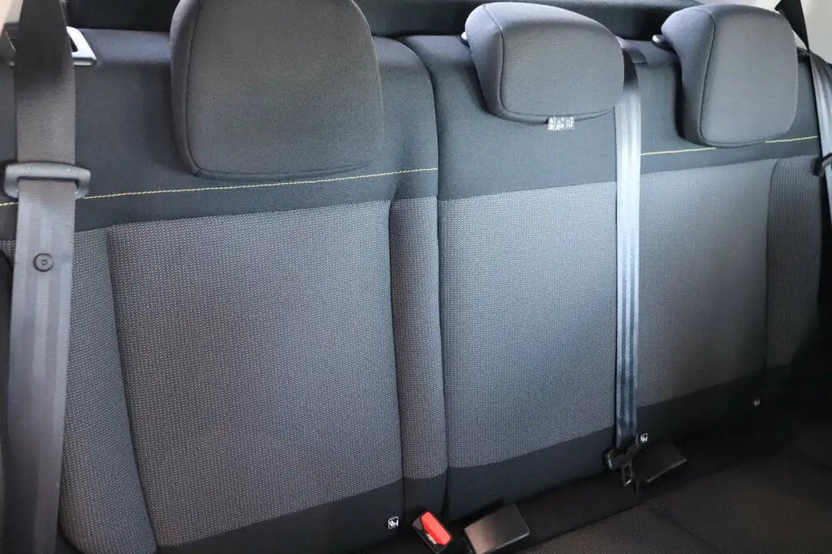 2018-citroen-c3-12-puretech-flair-110ps-ss-eat6-big-24
