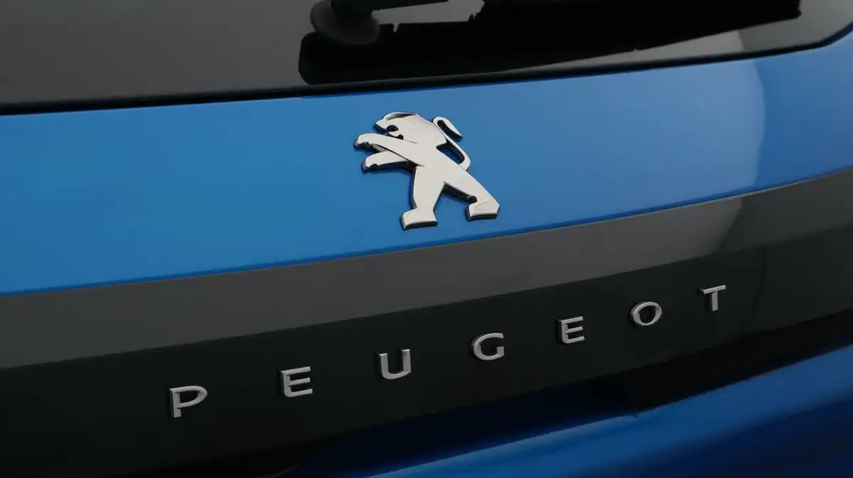 2023-peugeot-208-12-puretech-allure-premium-100ps-eat8-big-22