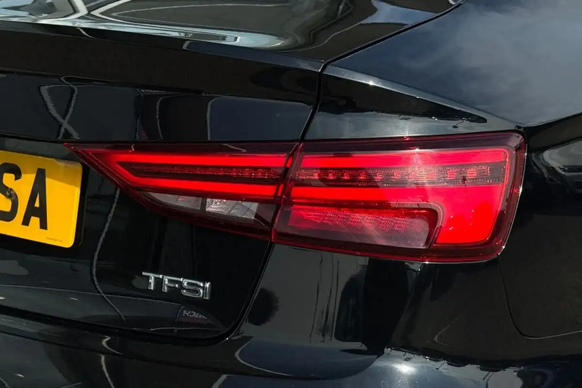 2017-audi-a3-15-tfsi-s-line-saloon-4d-tronic-big-34