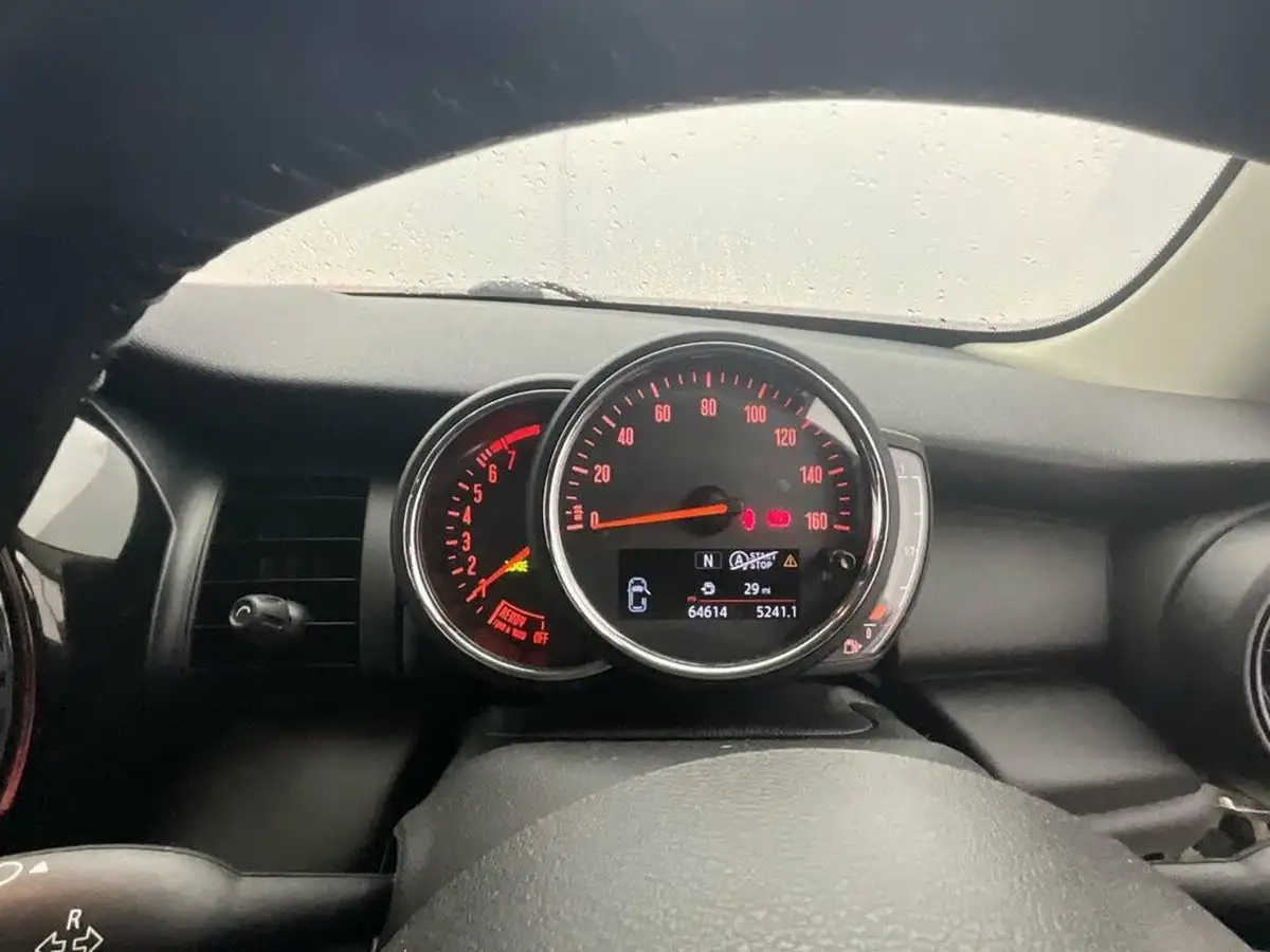 2017-mini-cooper-12-one-5d-big-11