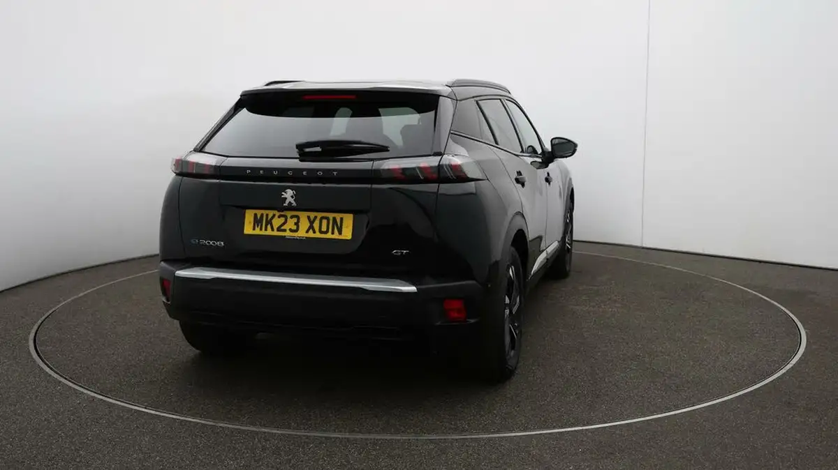 2023-peugeot-2008-suv-e-gt-136bhp-50kwh-station-wagon-big-30
