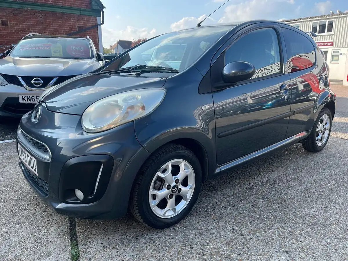 2014-citroen-c1-10-platinum-5d-etg-big-0
