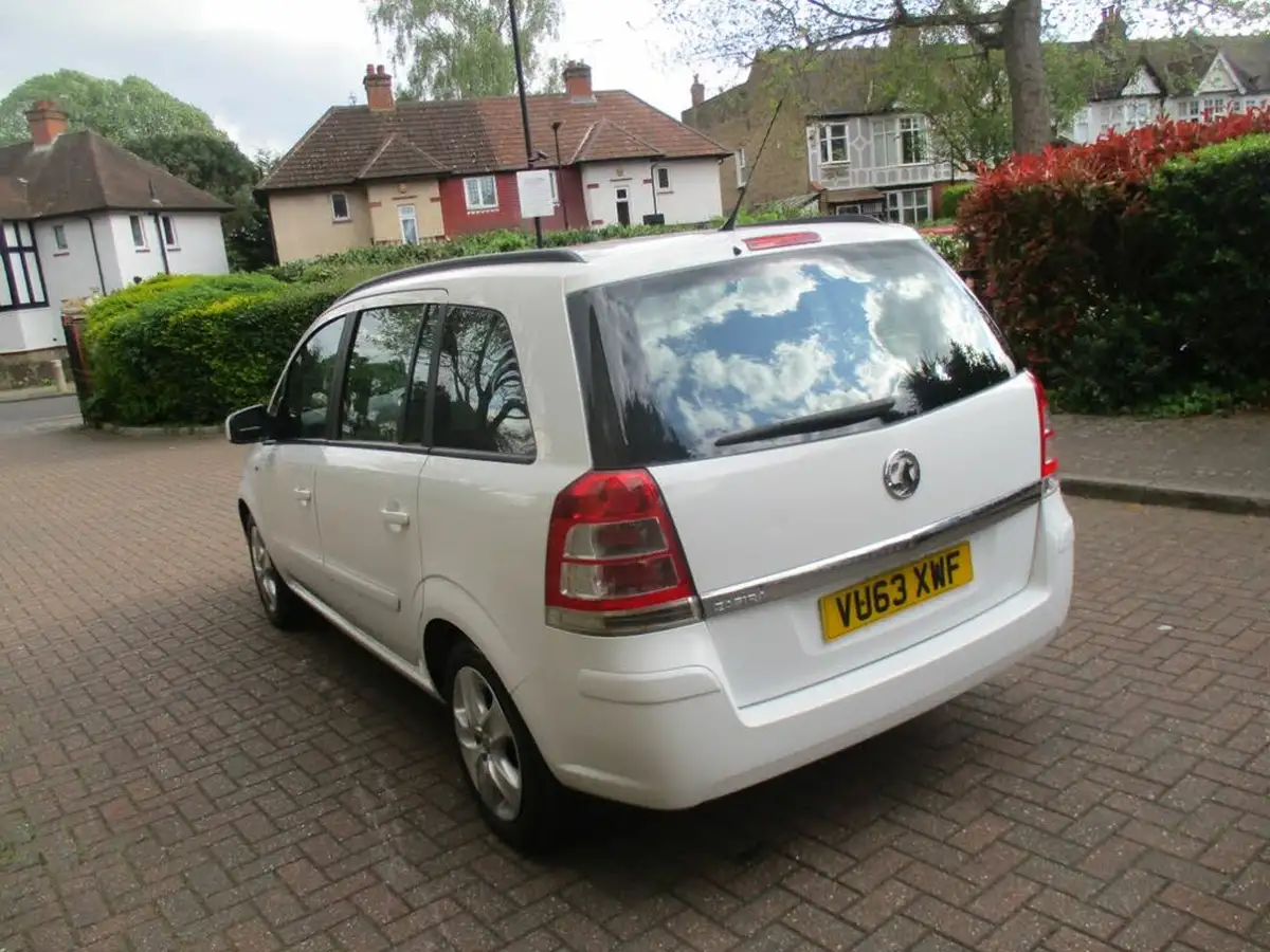 2013-vauxhall-zafira-16-exclusiv-big-9