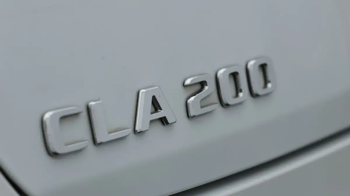 2022-mercedes-benz-cla-13-cla-200-amg-line-shooting-brake-5d-big-20