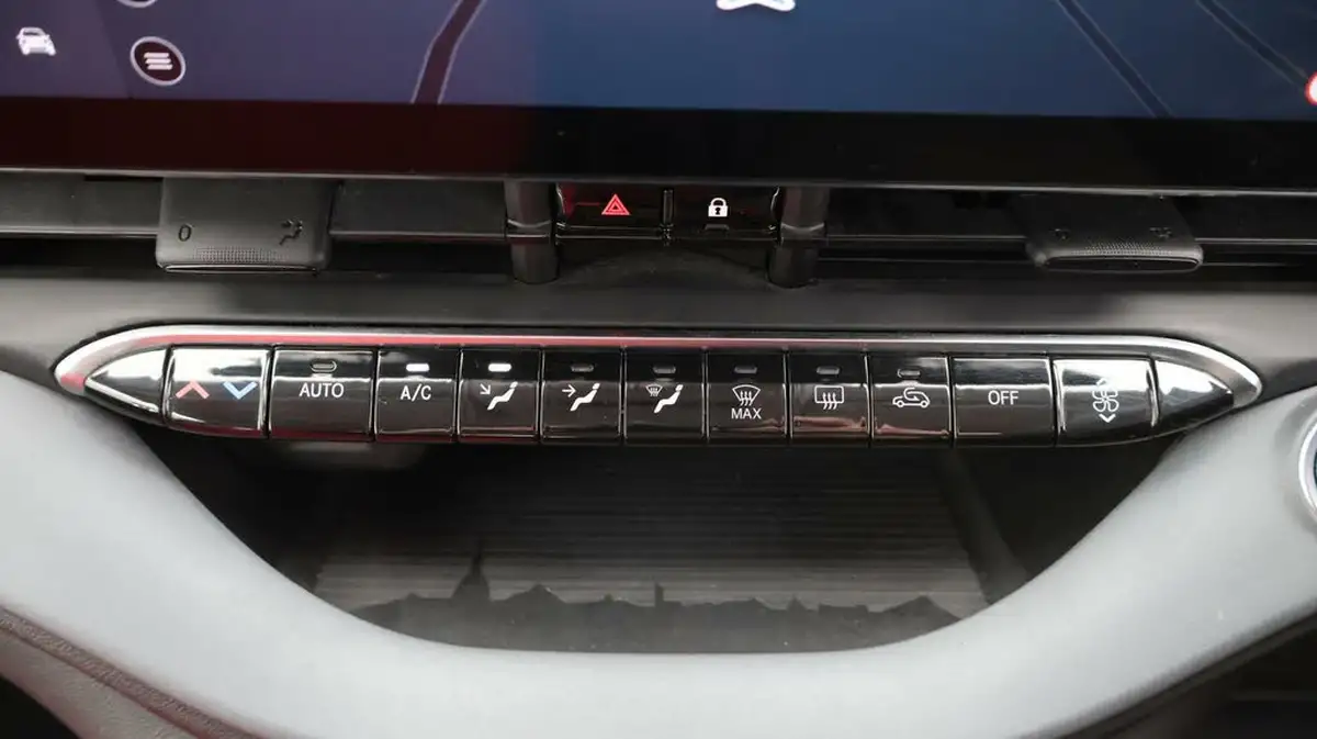 2021-fiat-500-e-red-117bhp-big-12