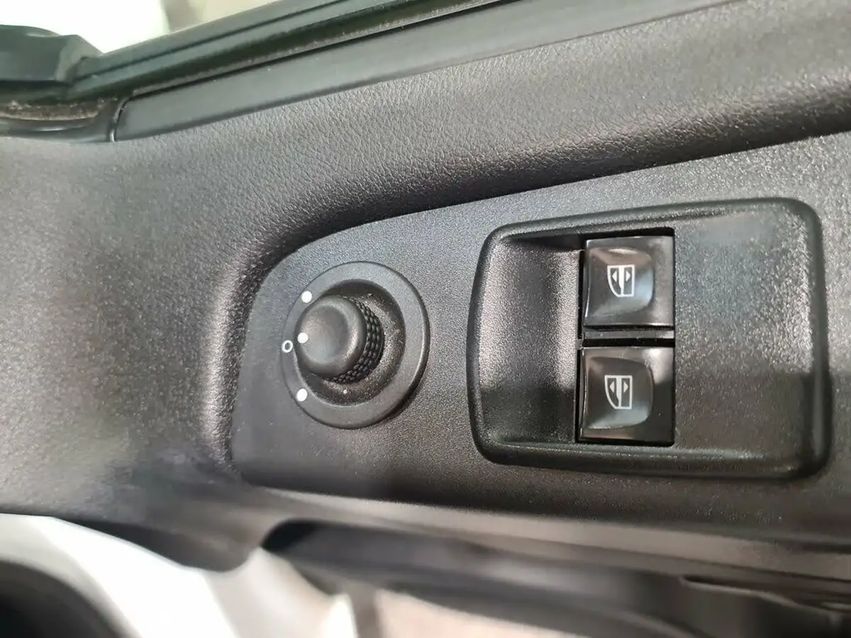 2021-renault-trafic-20dci-sl28-energy-120-business-big-20