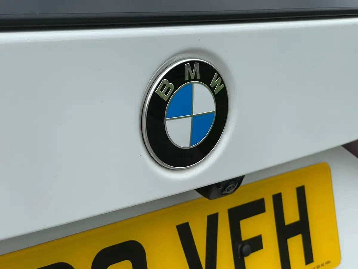 2023-bmw-x1-20td-sdrive18d-xline-big-12