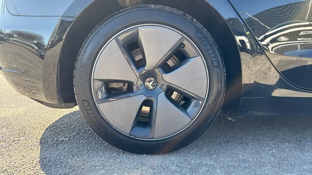 2021-tesla-model-3-e-long-range-awd-big-18