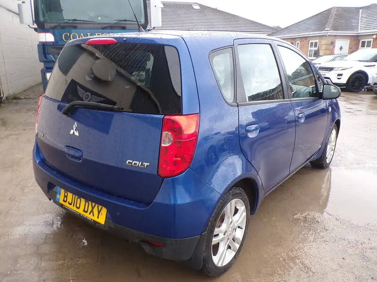 2010-mitsubishi-colt-13-cz2-5d-big-7