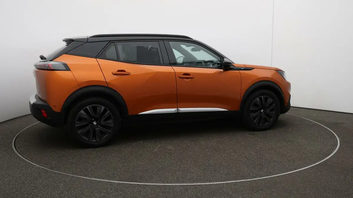 2022-peugeot-2008-suv-e-gt-premium-big-45