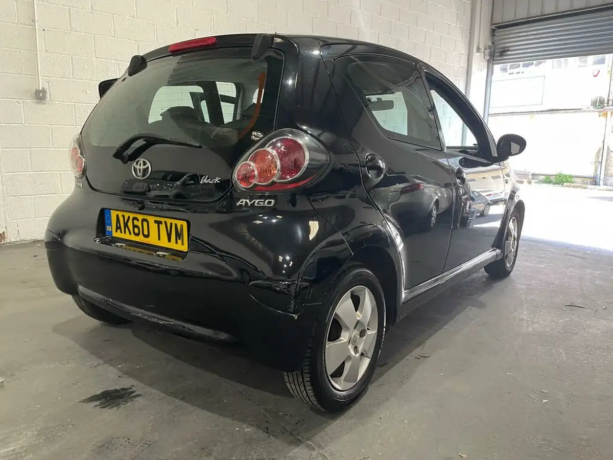 2010-toyota-aygo-10-aygo-black-ac-5d-big-9