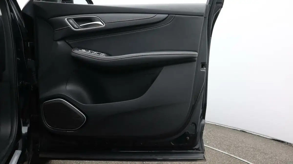 2022-mg-hs-15t-gdi-excite-162ps-big-15