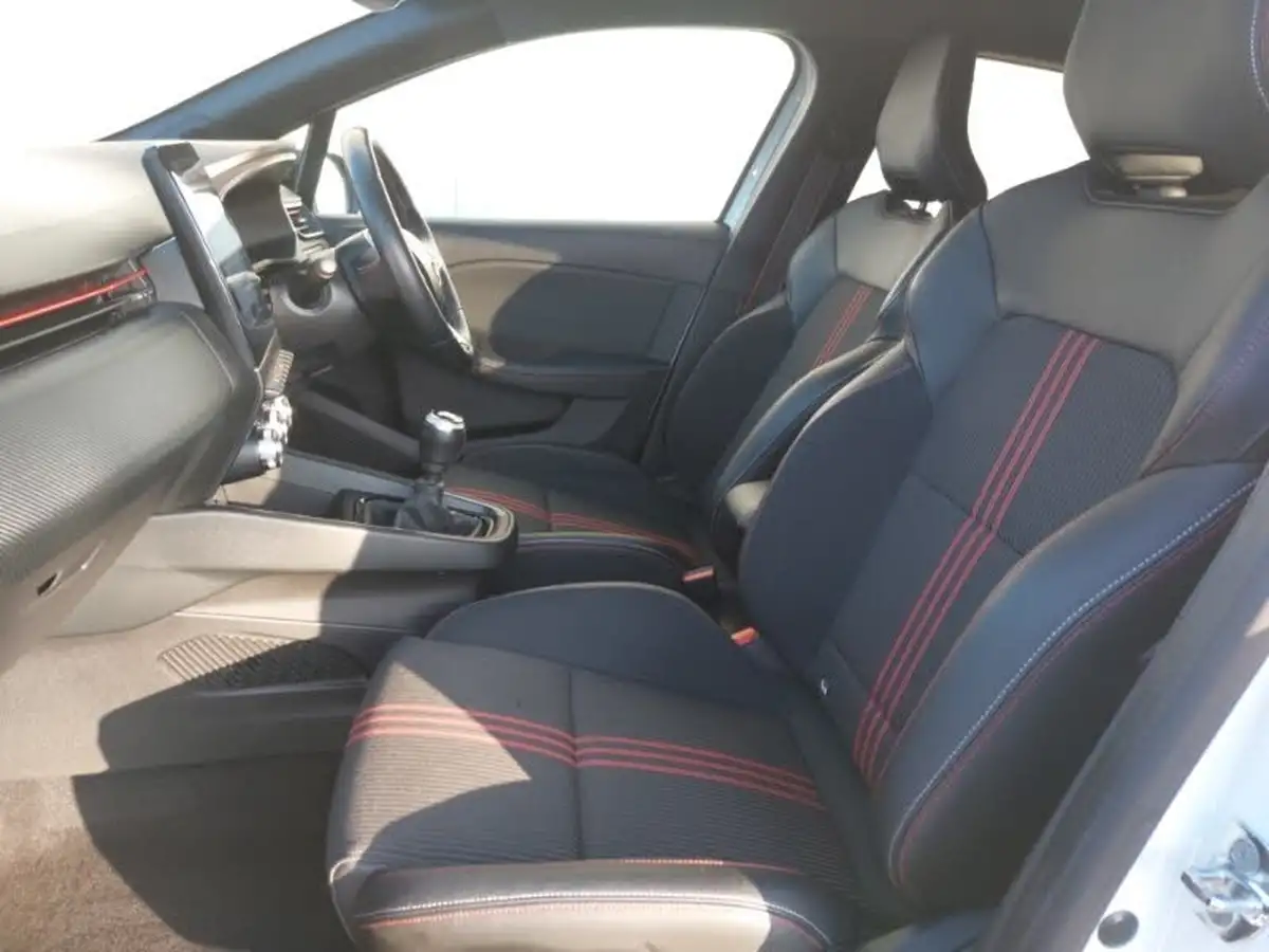 2022-renault-clio-10-tce-rs-line-big-4