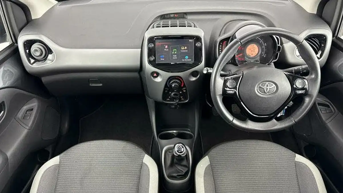 2021-toyota-aygo-10-vvt-i-x-play-tss-big-7