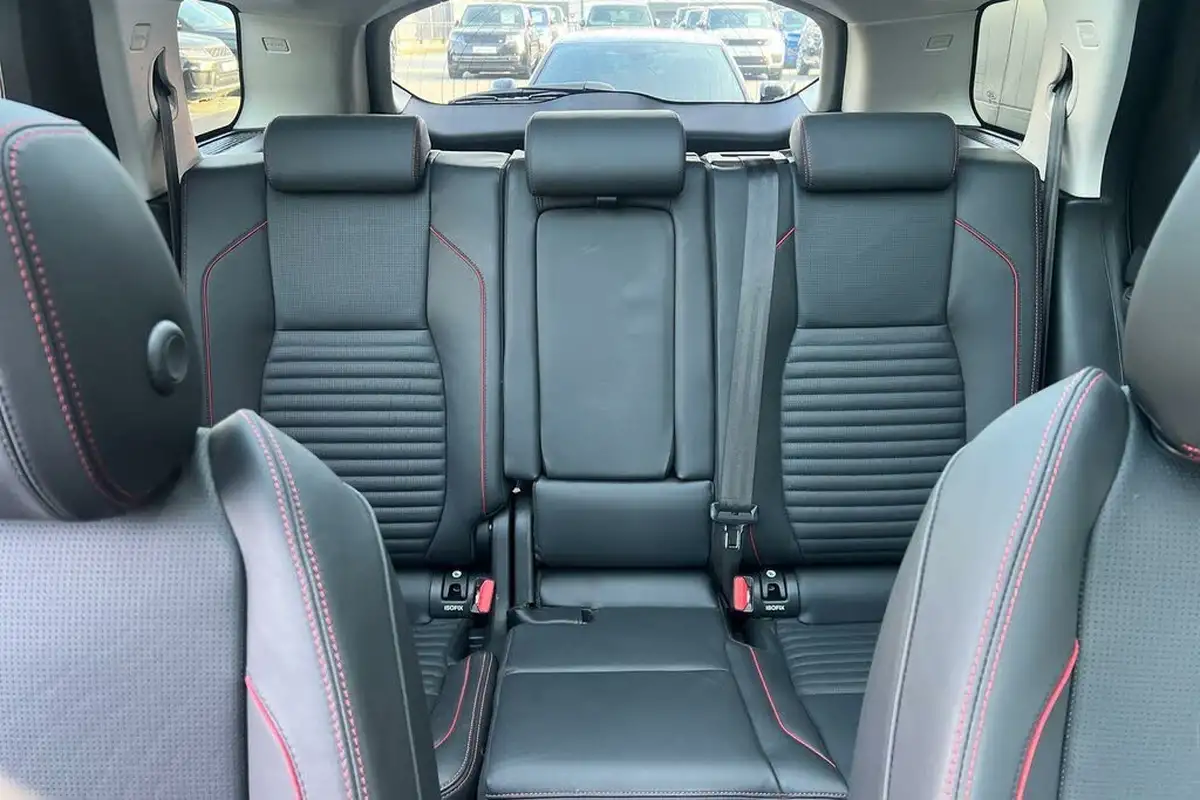 2021-land-rover-discovery-sport-20-d200-r-dynamic-hse-big-34