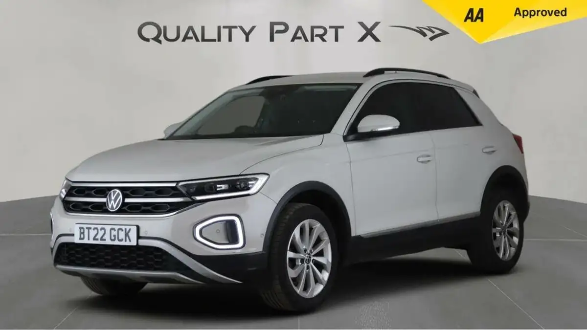 2022-volkswagen-t-roc-10-tsi-style-hatchback-5d-big-2