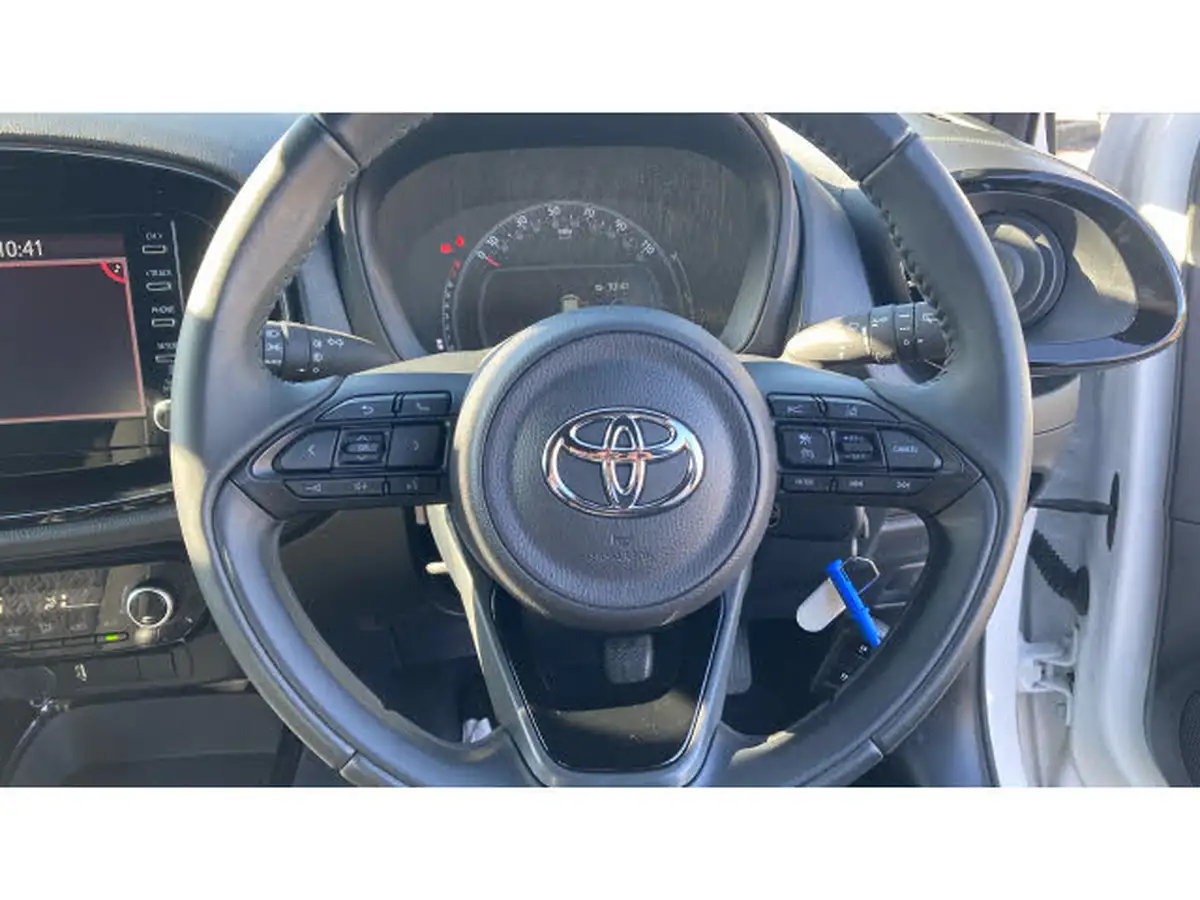 2023-toyota-aygo-x-10-vvt-i-edge-big-7